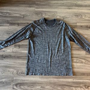 Heather gray lululemon metal vent long sleeve XL